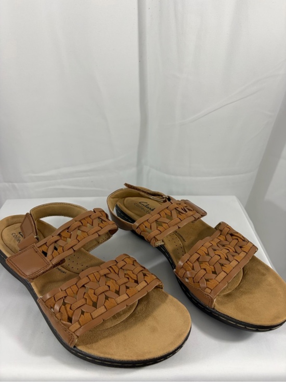 NWT Clarks Women’s Size 10 Brown Woven Sandals